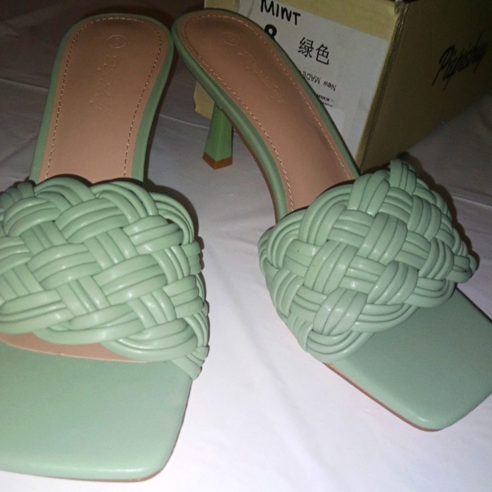 Mint low heel Sandal